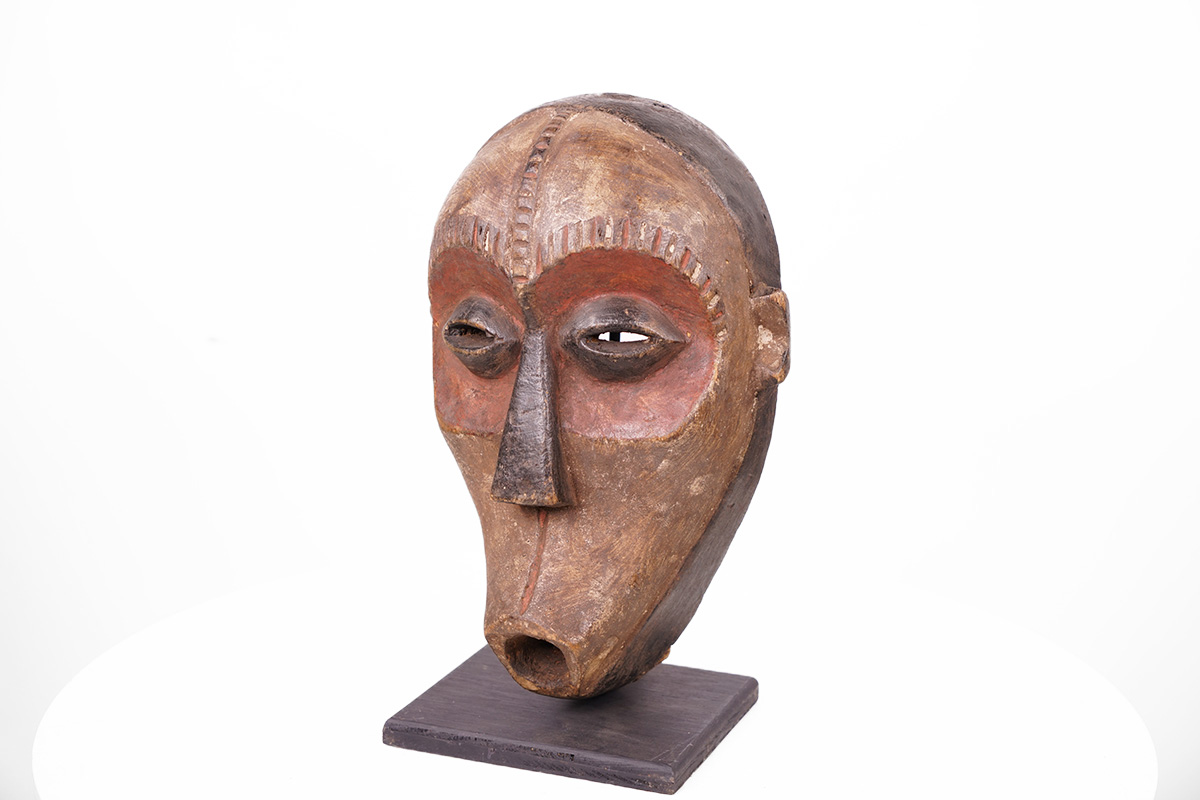 Ngbaka Style Mask on Stand - DR Congo