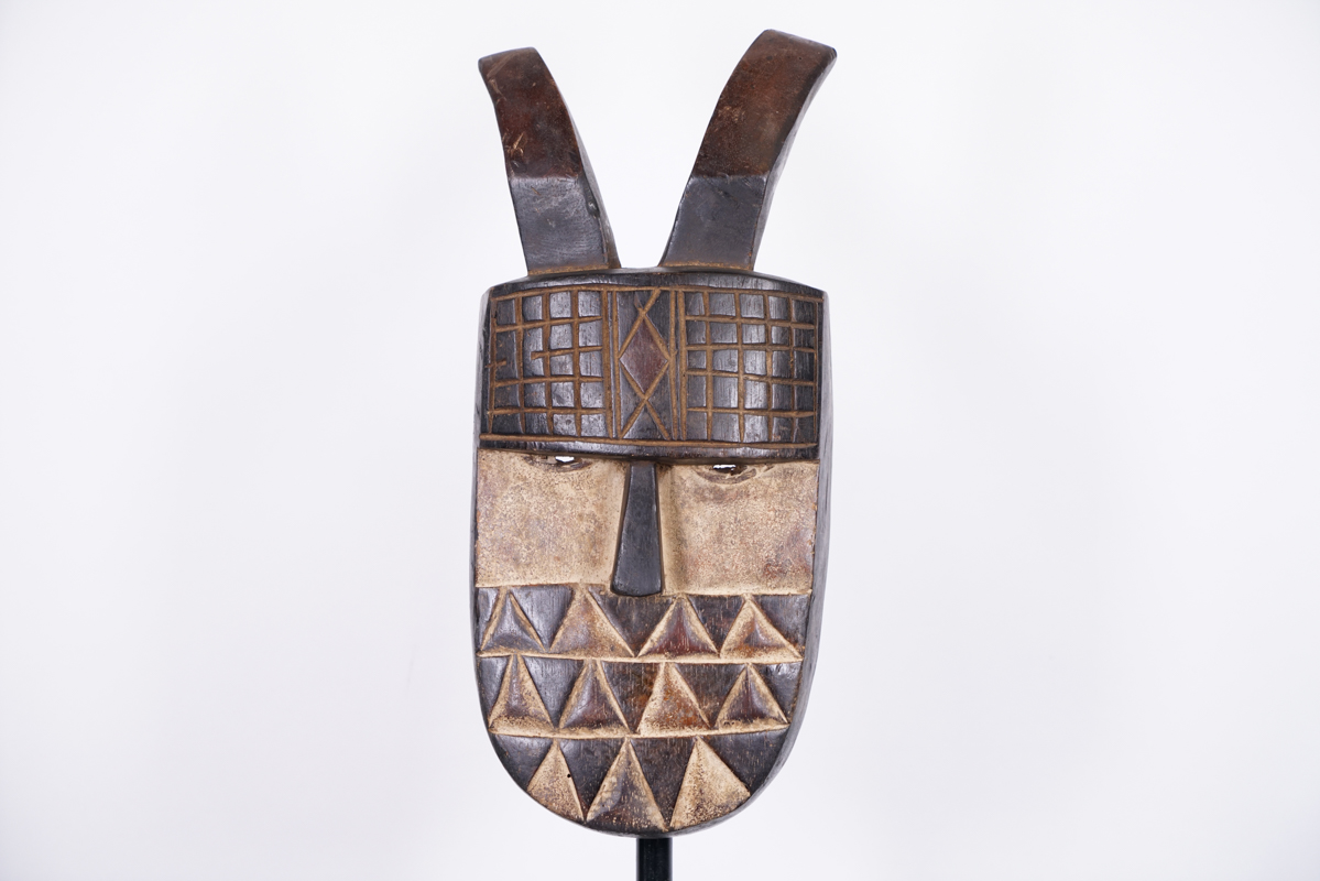 Attractive Toma Style Mask with Horns 18.5"- Guinea - African Art